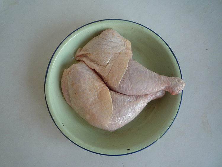 黑胡椒鸡腿饭步骤1