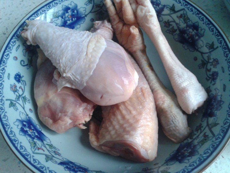 蘑菇蒸鸡腿步骤1