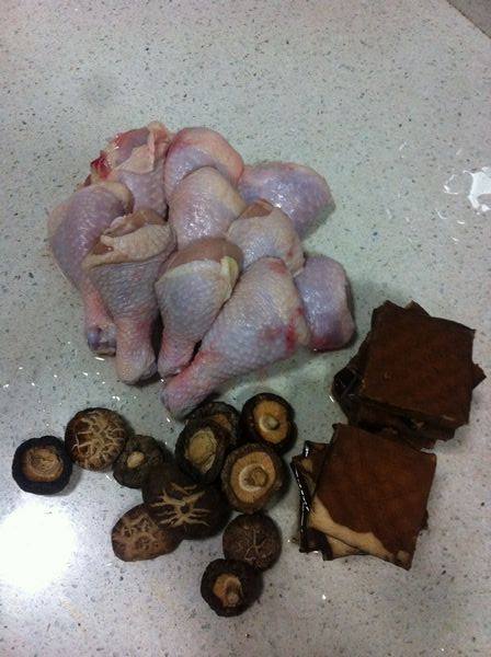 香菇豆干卤鸡腿步骤1