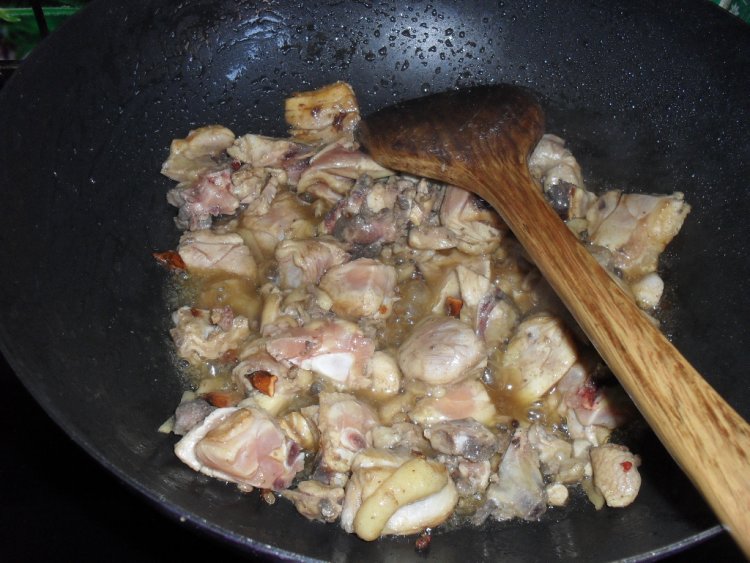 豆芽豆豉烧鸡肉步骤4