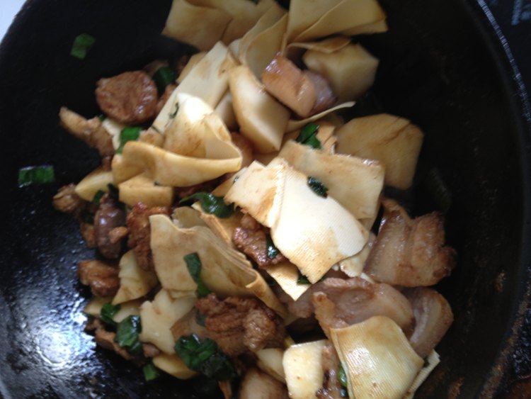 鸡腿五花肉炖豆片土豆步骤9