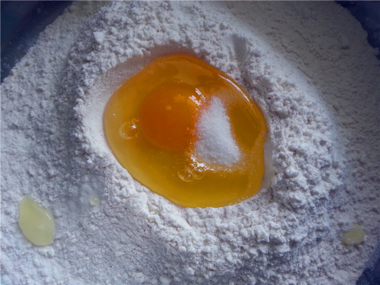 鸡丁香菇手擀面步骤1