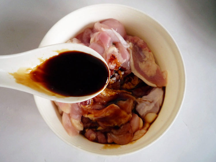 黑胡椒炒滑鸡步骤3