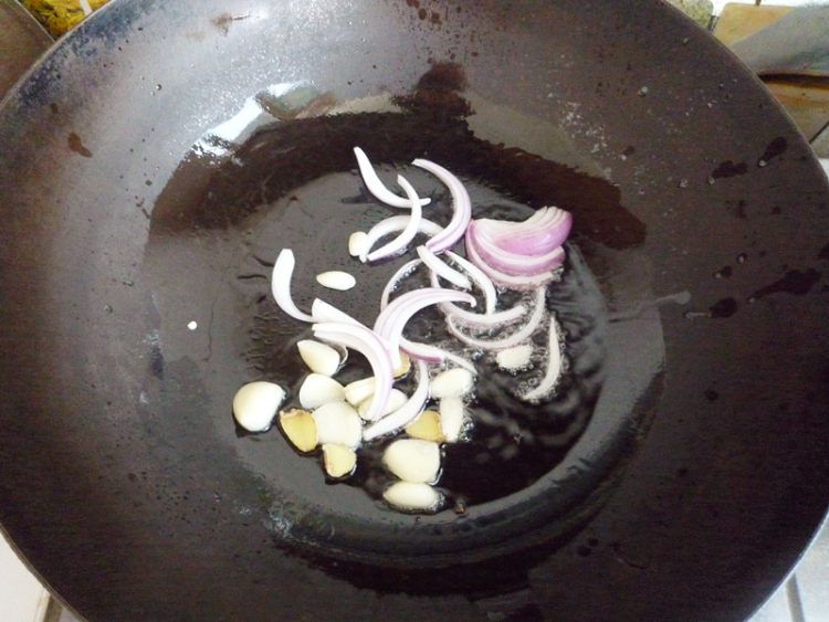 黑胡椒炒滑鸡步骤6