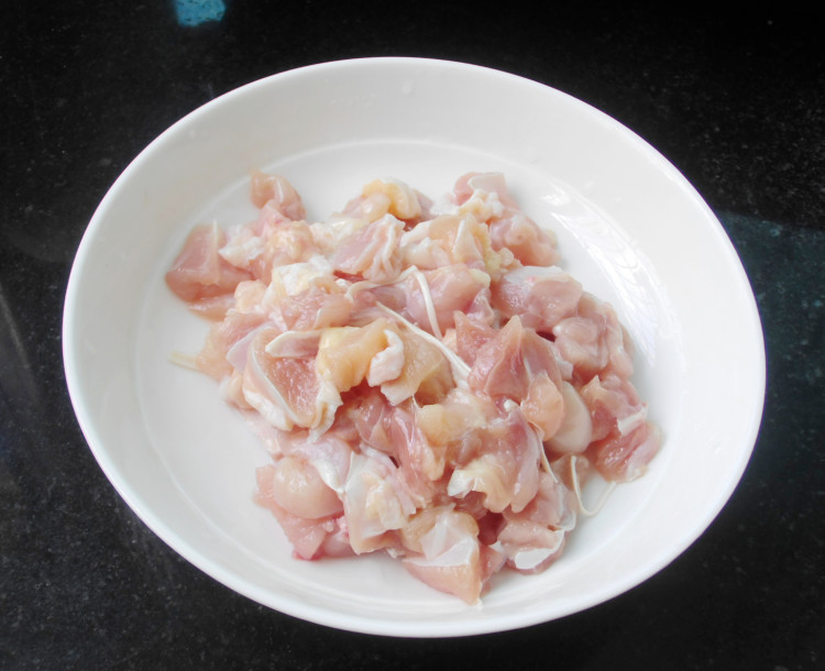 腐乳鸡丁步骤2