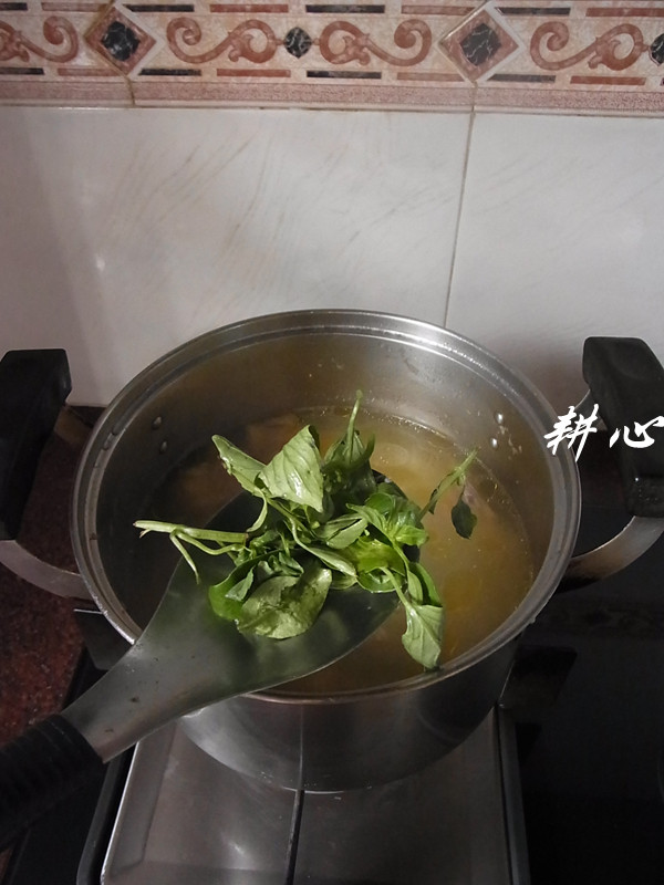 石螺黄豆炖鸡汤步骤10