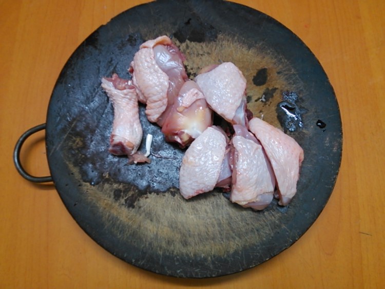 香菇木耳鸡腿步骤5