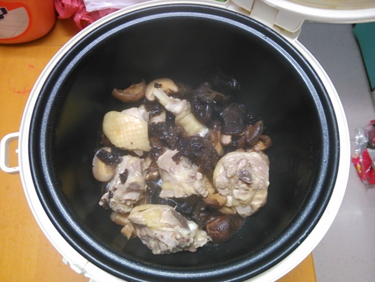 香菇木耳鸡腿步骤10