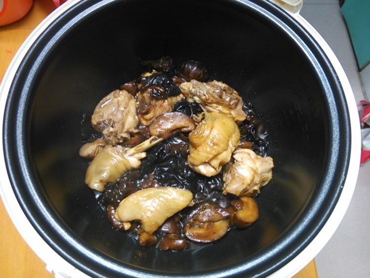 香菇木耳鸡腿步骤13