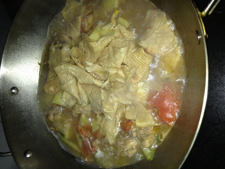 豆皮烧鸡腿土豆步骤5
