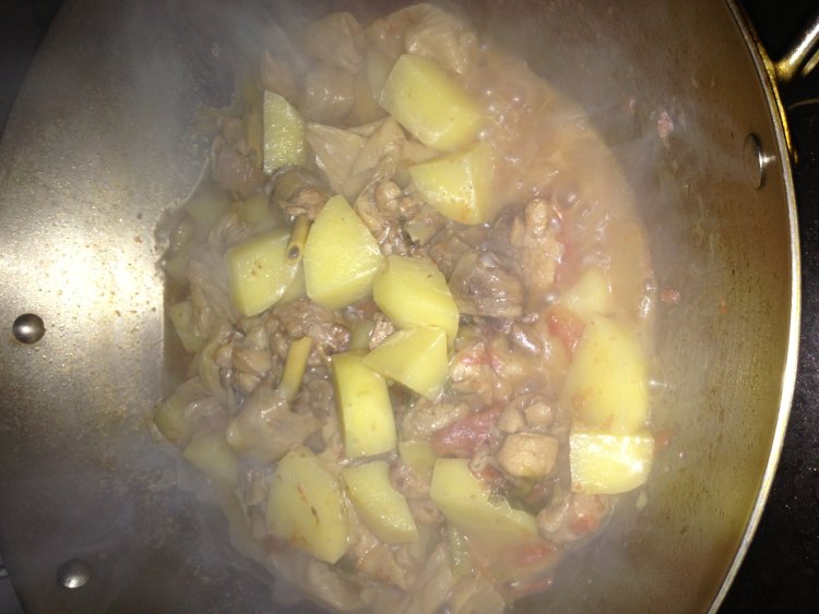 豆皮烧鸡腿土豆步骤6