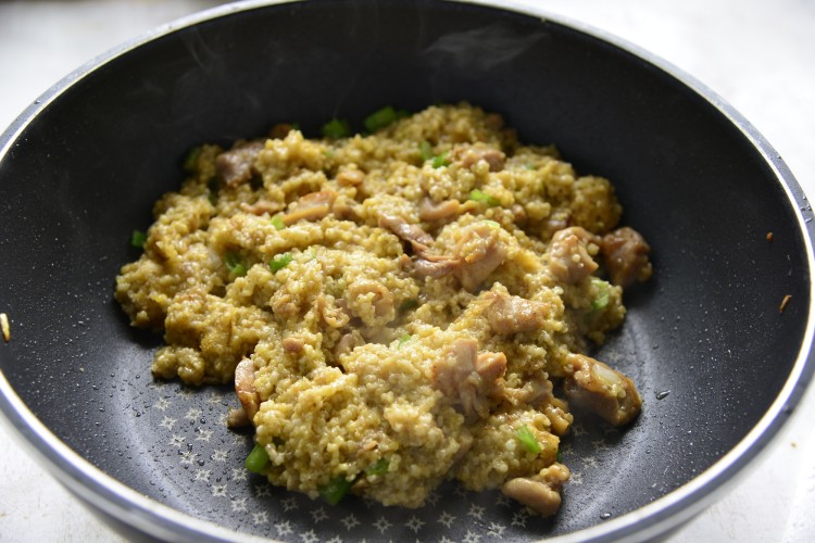 炒鸡黄米饭步骤9