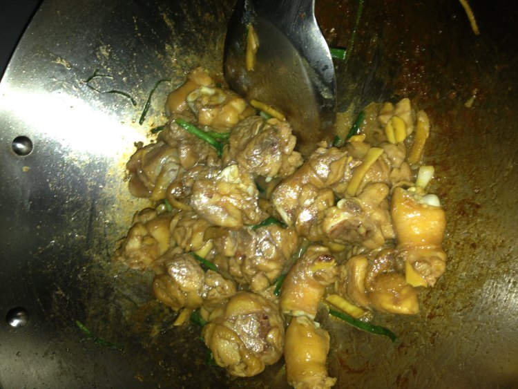 胡萝卜烧鸡腿步骤2