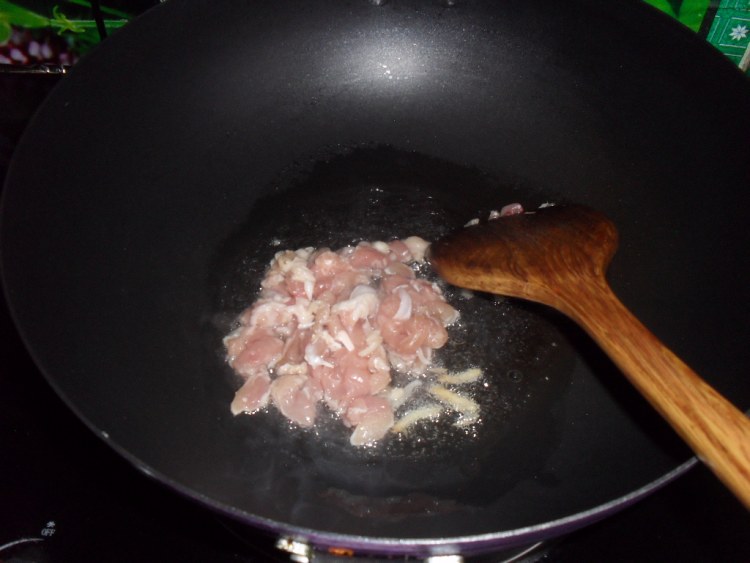 鸡腿肉香菇炒饭步骤3