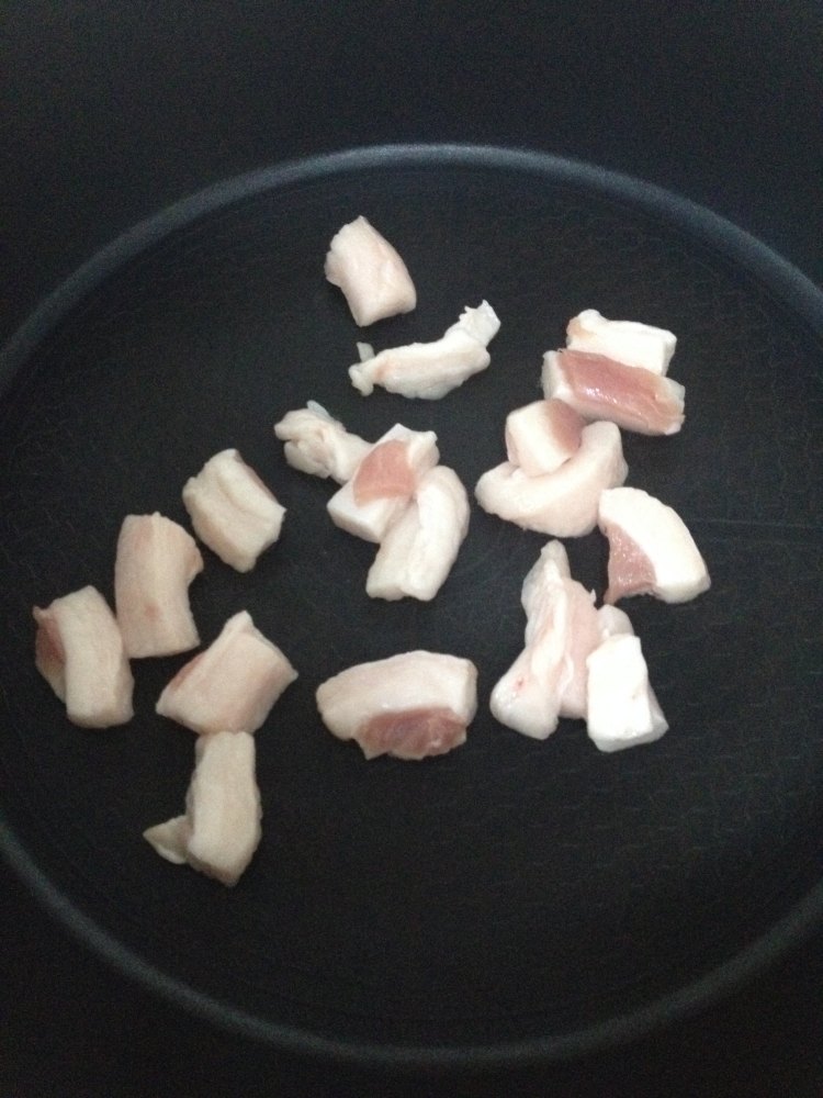 鸡肉烧平菇步骤1