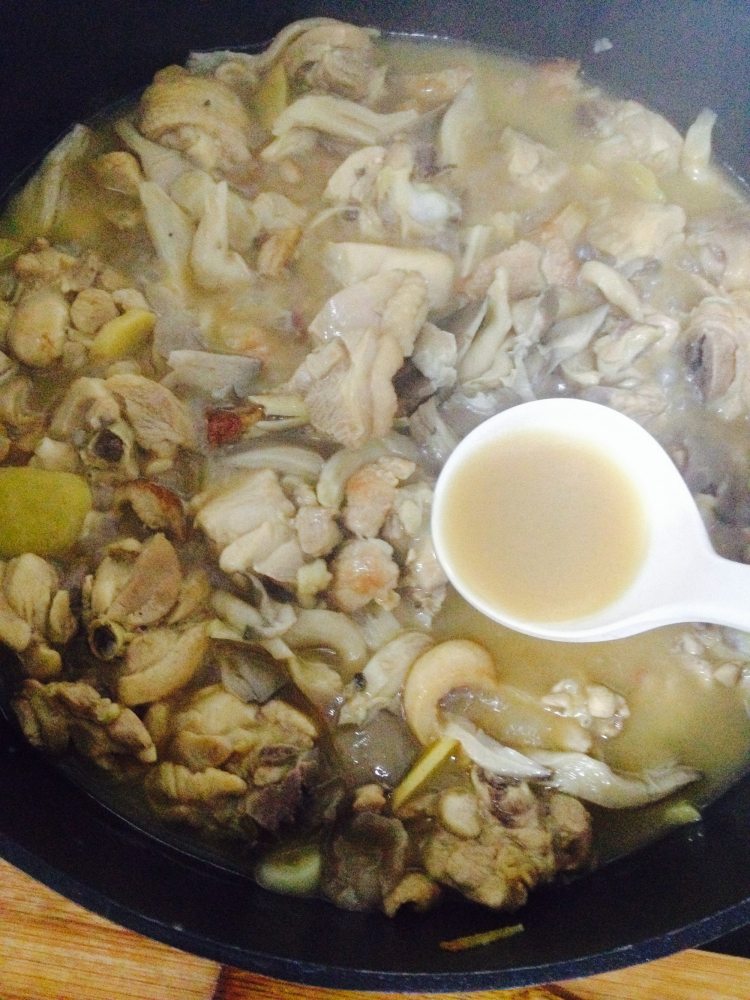鸡肉烧平菇步骤9