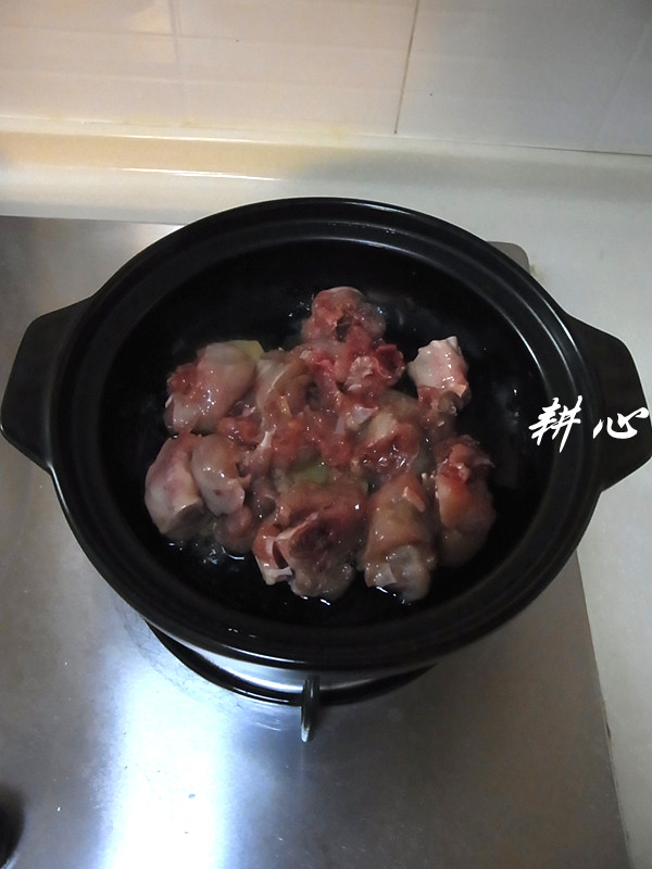海参鸡腿煲步骤7