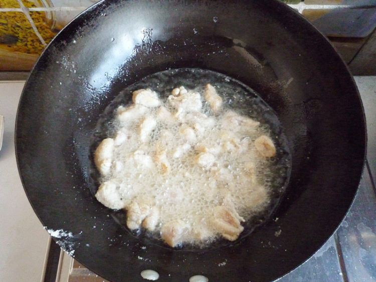 菠萝鸡块步骤7