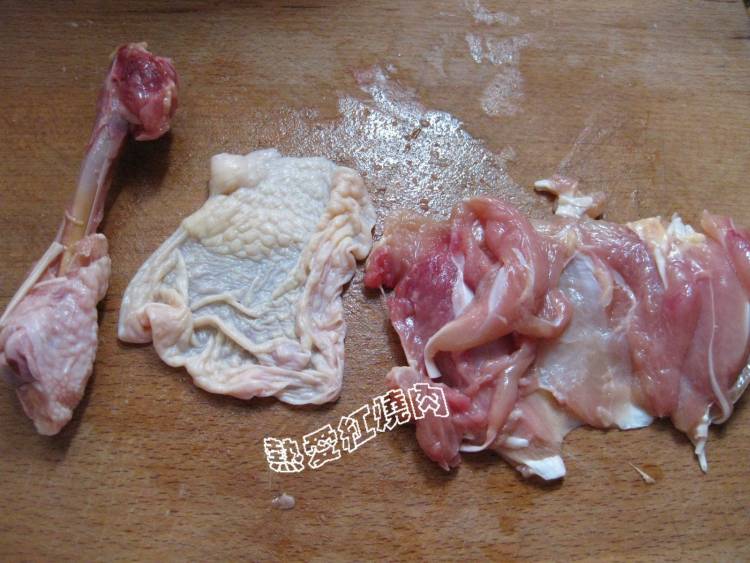 鱼香菠萝鸡丁步骤2