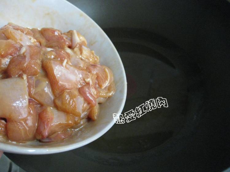 鱼香菠萝鸡丁步骤4