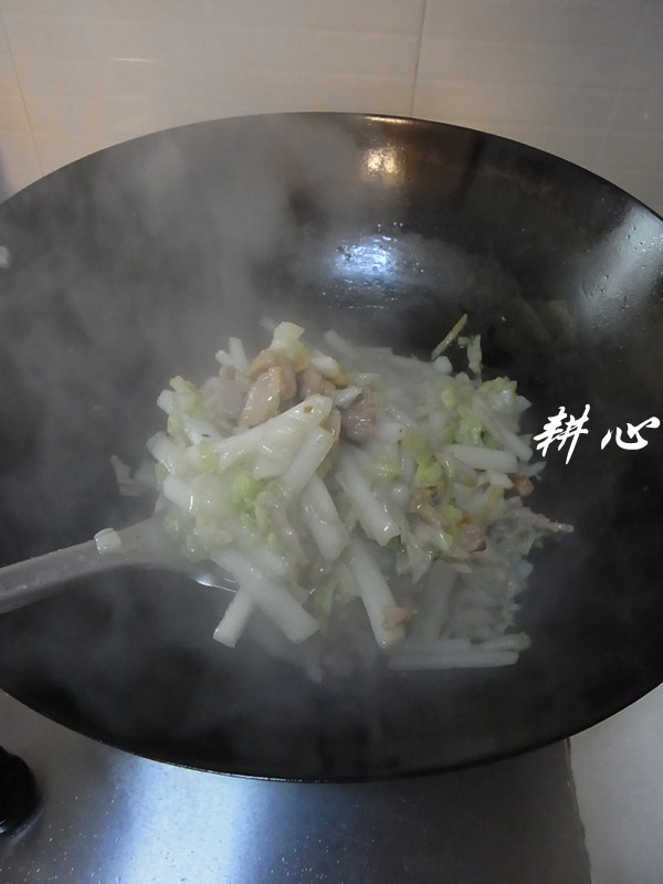 大白菜丝炒鸡腿肉步骤11
