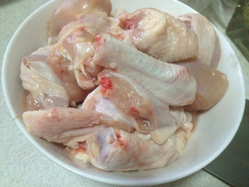 土豆木耳烧鸡块步骤1