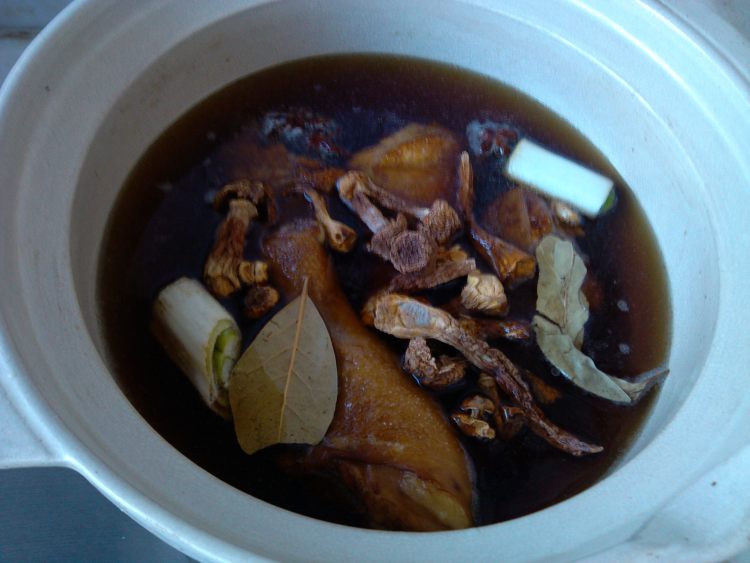 鸡腿卤蛋步骤6