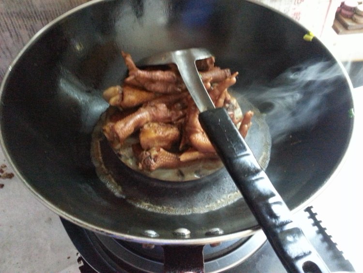 红烧鸡腿鸡脚步骤1
