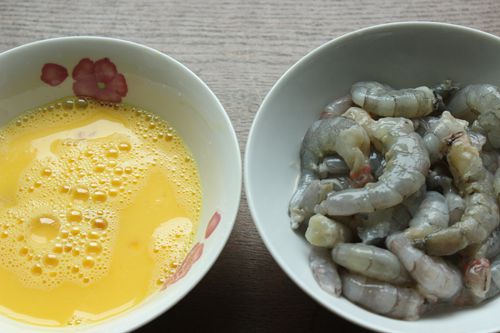 鸡蛋炒虾仁步骤2