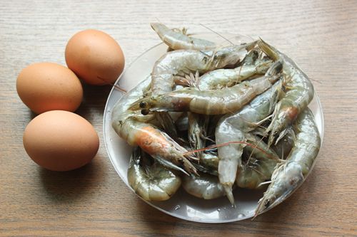 鸡蛋炒虾仁步骤1