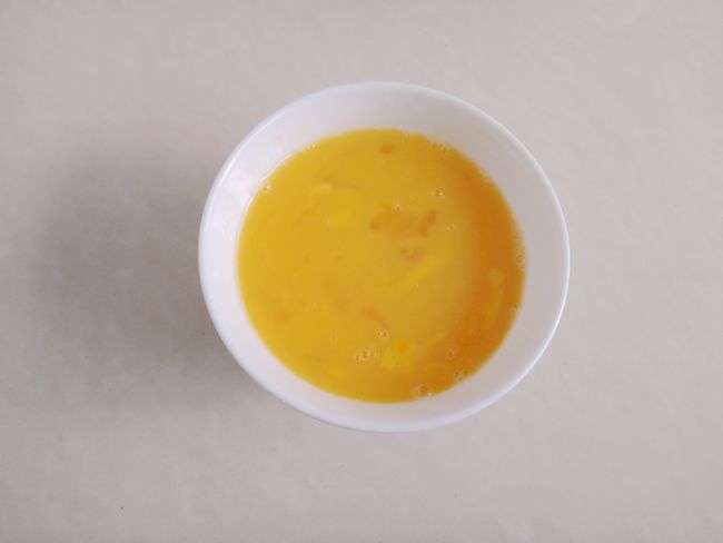 藠头炒鸡蛋步骤1