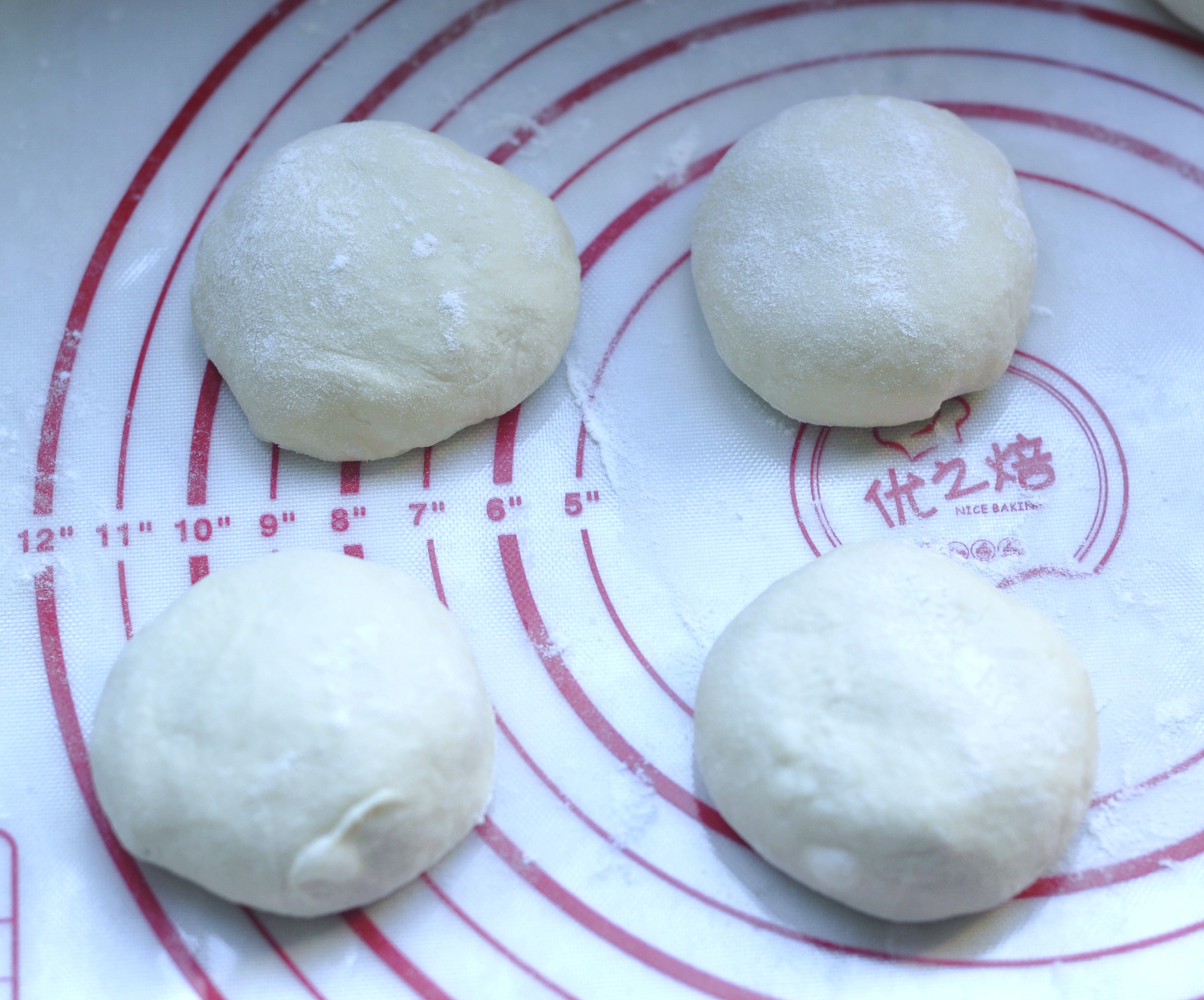 鱼肠热狗花包步骤5