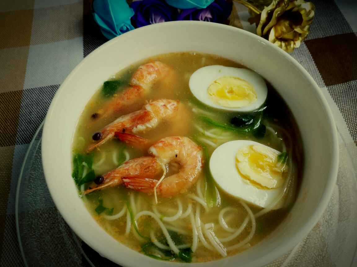 鲜虾菠菜浓汤面步骤8