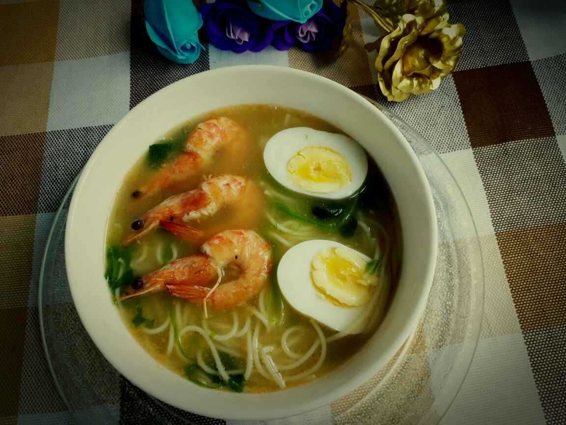 鲜虾菠菜浓汤面步骤9