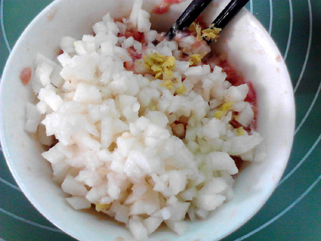清蒸雪梨肉丸步骤3