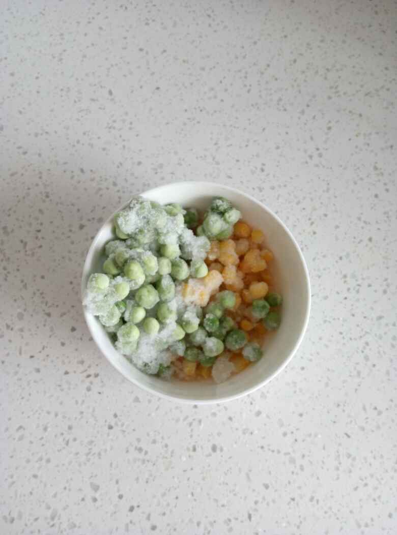 豌豆玉米饼步骤1