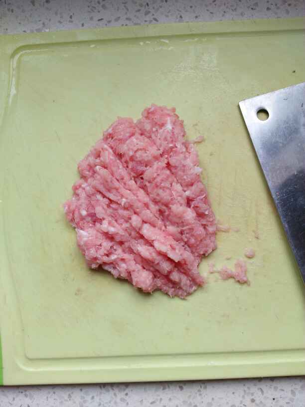 香菇肉丸小白菜汤步骤2