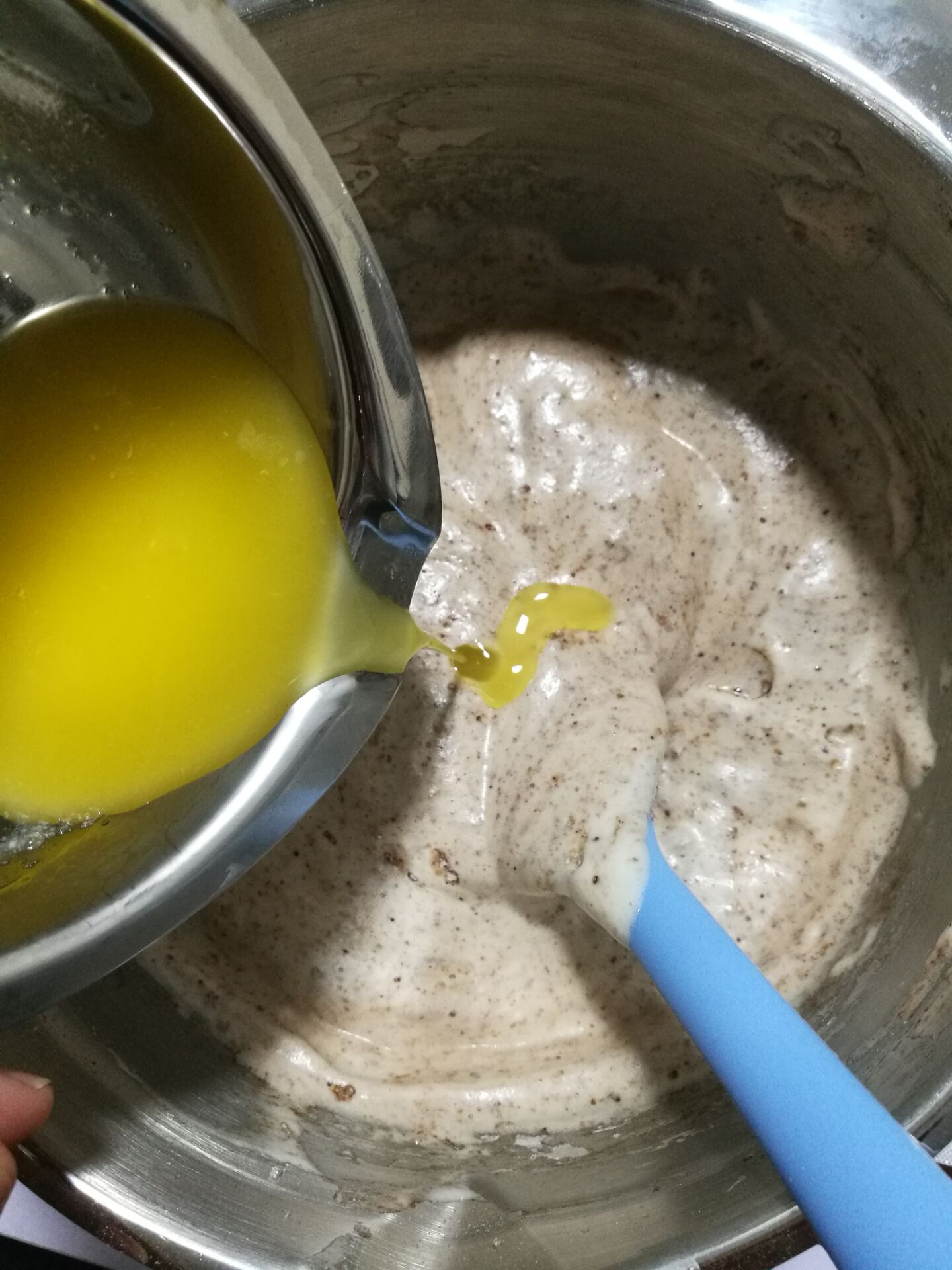 巧克力豆甜甜圈蛋糕步骤8