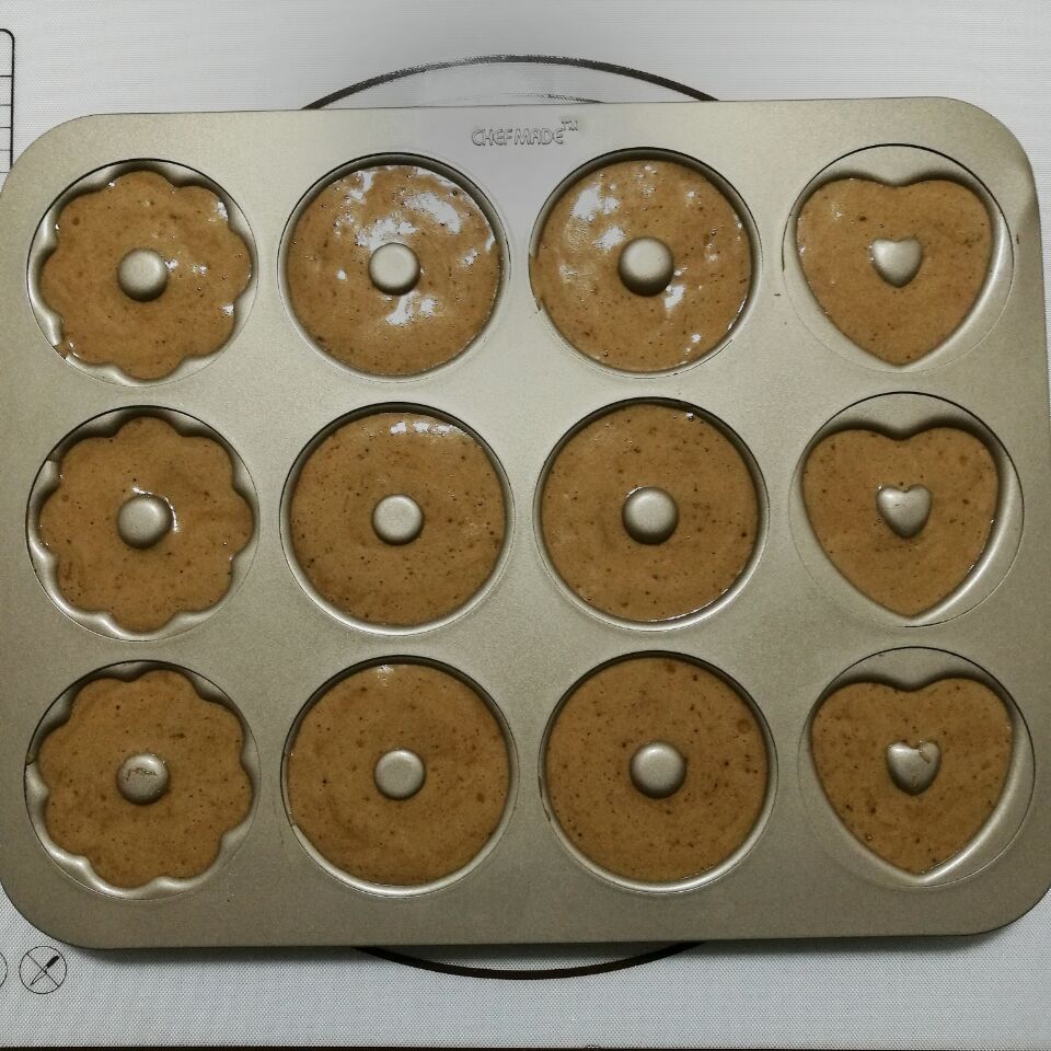 巧克力豆甜甜圈蛋糕步骤13