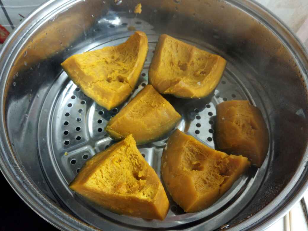 韭菜鸡蛋南瓜饼步骤1