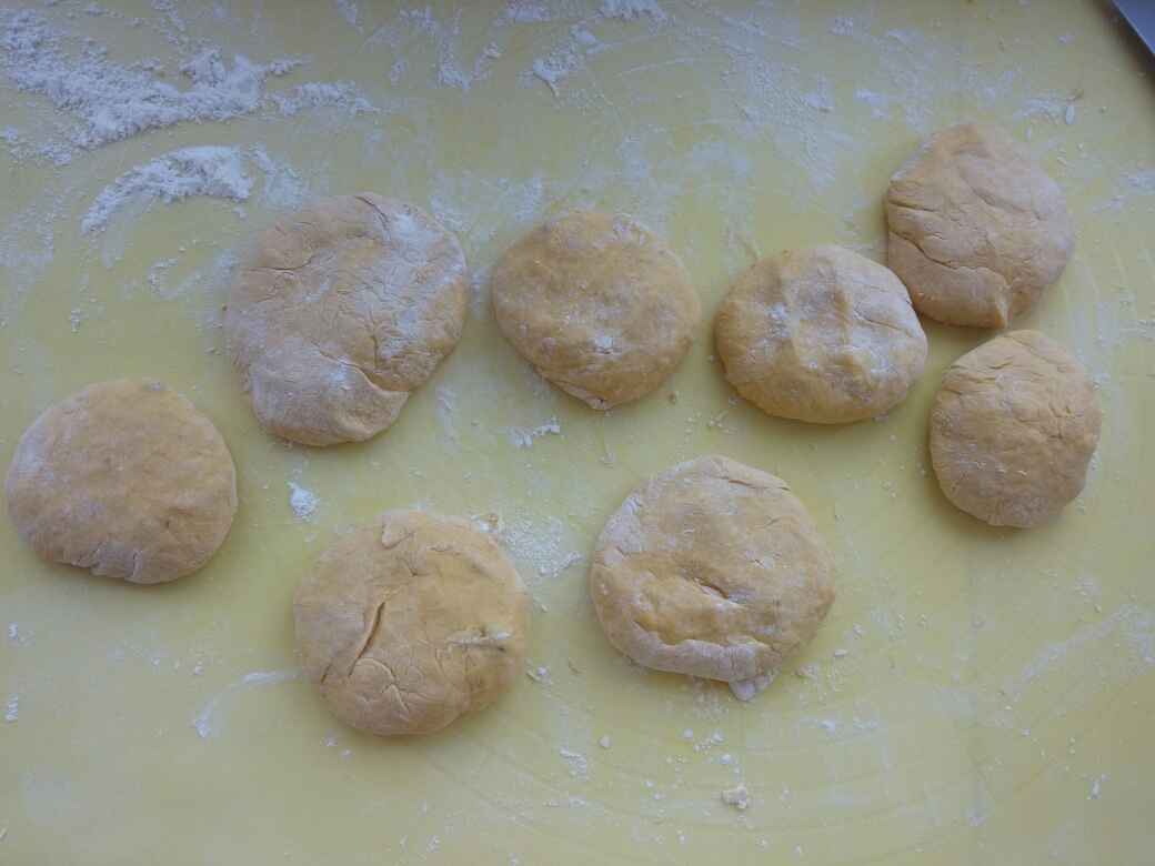 韭菜鸡蛋南瓜饼步骤7