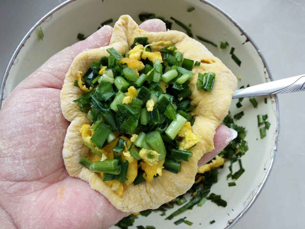 韭菜鸡蛋南瓜饼步骤8