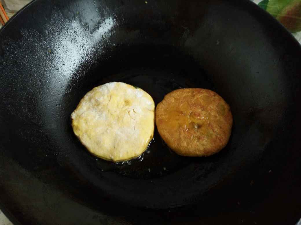韭菜鸡蛋南瓜饼步骤10