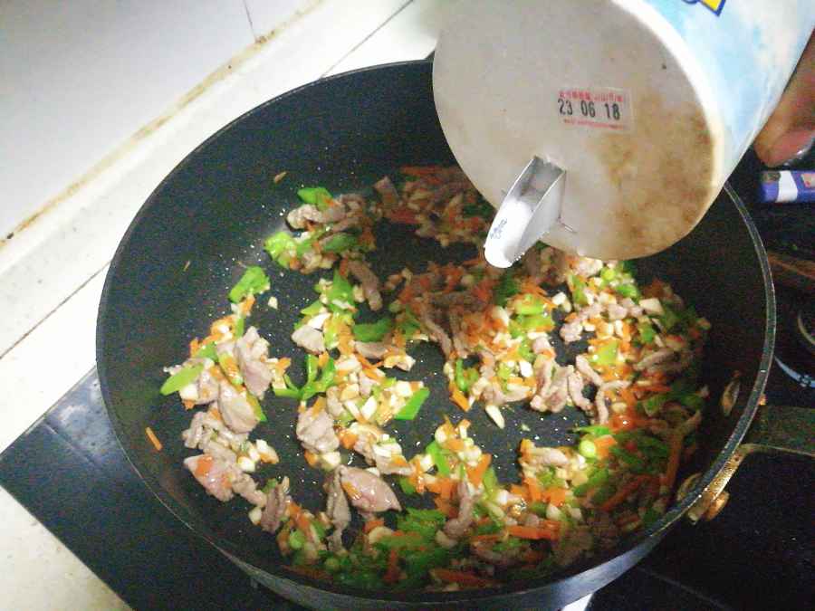 松茸炒饭步骤4