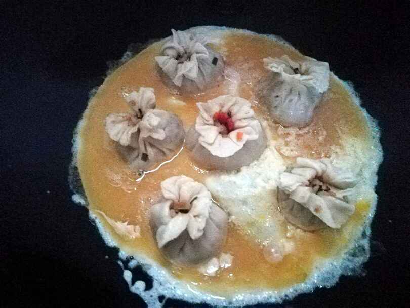 煎蛋抱烧卖步骤5