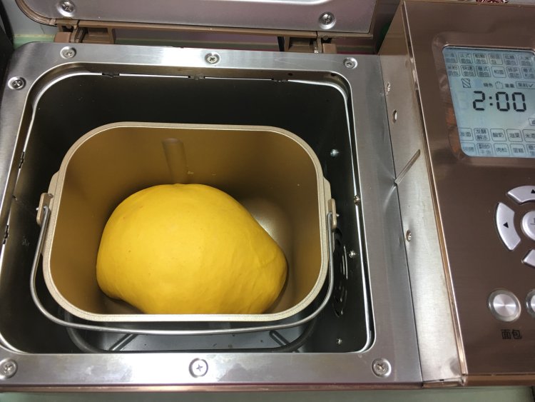 面包机版胡萝卜吐司步骤7