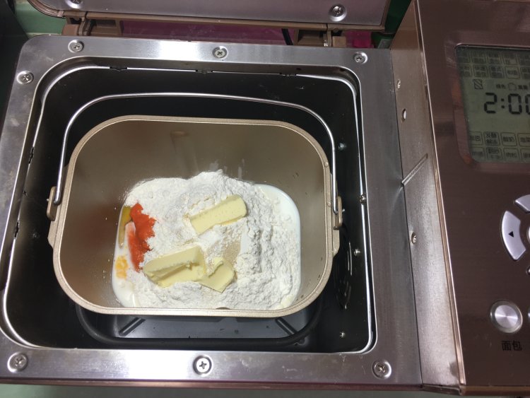 面包机版胡萝卜吐司步骤4