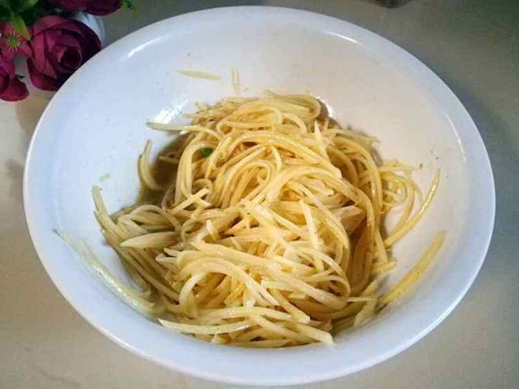 葱香土豆丝鸡蛋饼步骤5