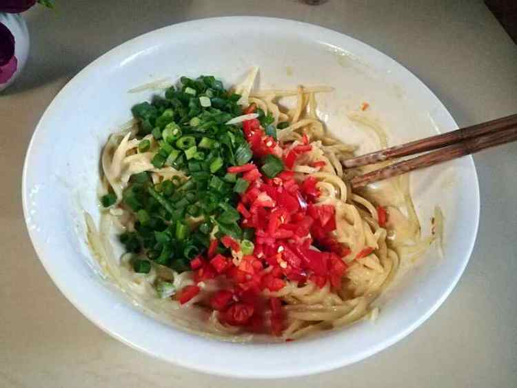 葱香土豆丝鸡蛋饼步骤7