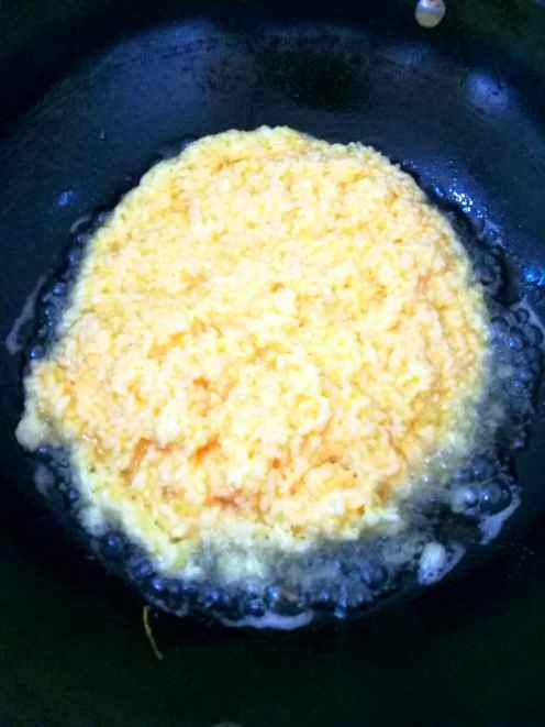 韭菜鸡蛋炒饭步骤4